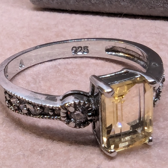 Sterling Silver 92.5 SZ. 8 Rectangle💛Citrine Stone Ring w/Rhinestones - Picture 5 of 16